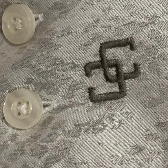 Chico's Size 2.5 - Large 12/14 - Python Fitted Shirt Blouse - LIGHT GRAY - B14 - Picture 8 of 12